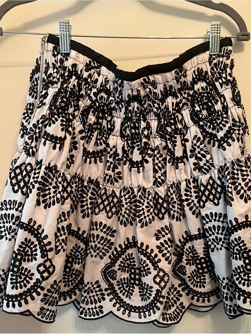 ZARA Black & White Embroidered Tiered Mini Circle Skirt—Women Sz M